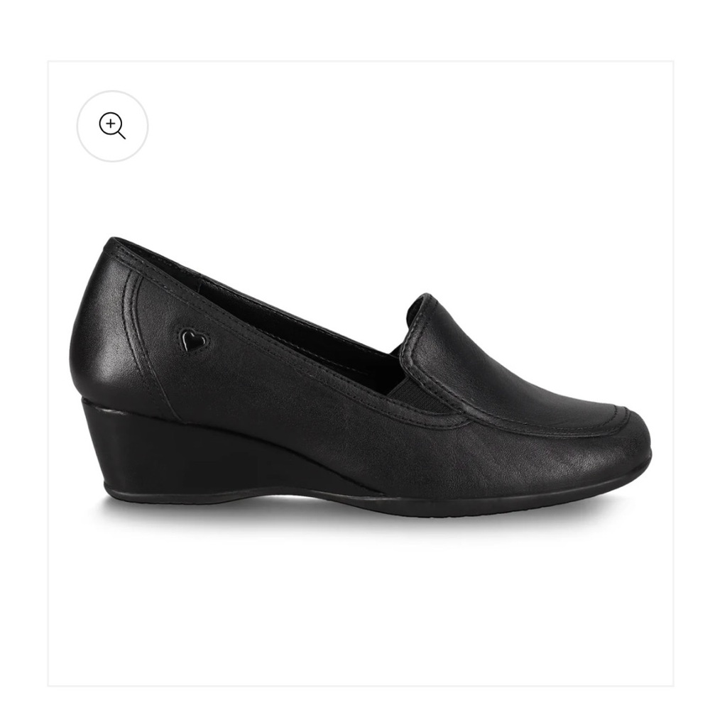 NIB Frankie Nurse Mates Comfortable Wedge Loafers 
Size 9